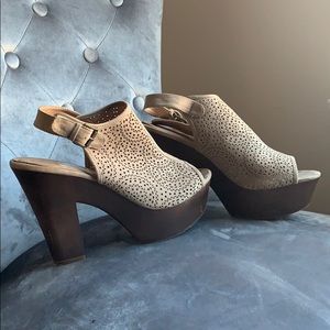 Tan Wedge Heels w/ flower detail